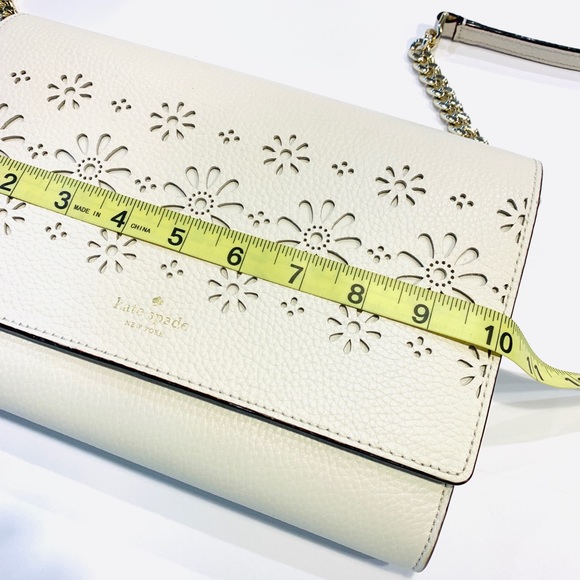 Kate Spade Cream Laser-cut Crossbody Bag🍃 - Picture 2 of 8